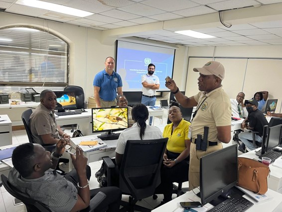UNLIREC realiza la primera capacitación nacional para funcionarios en Jamaica sobre Interceptación de Armas, Municiones y Explosivos